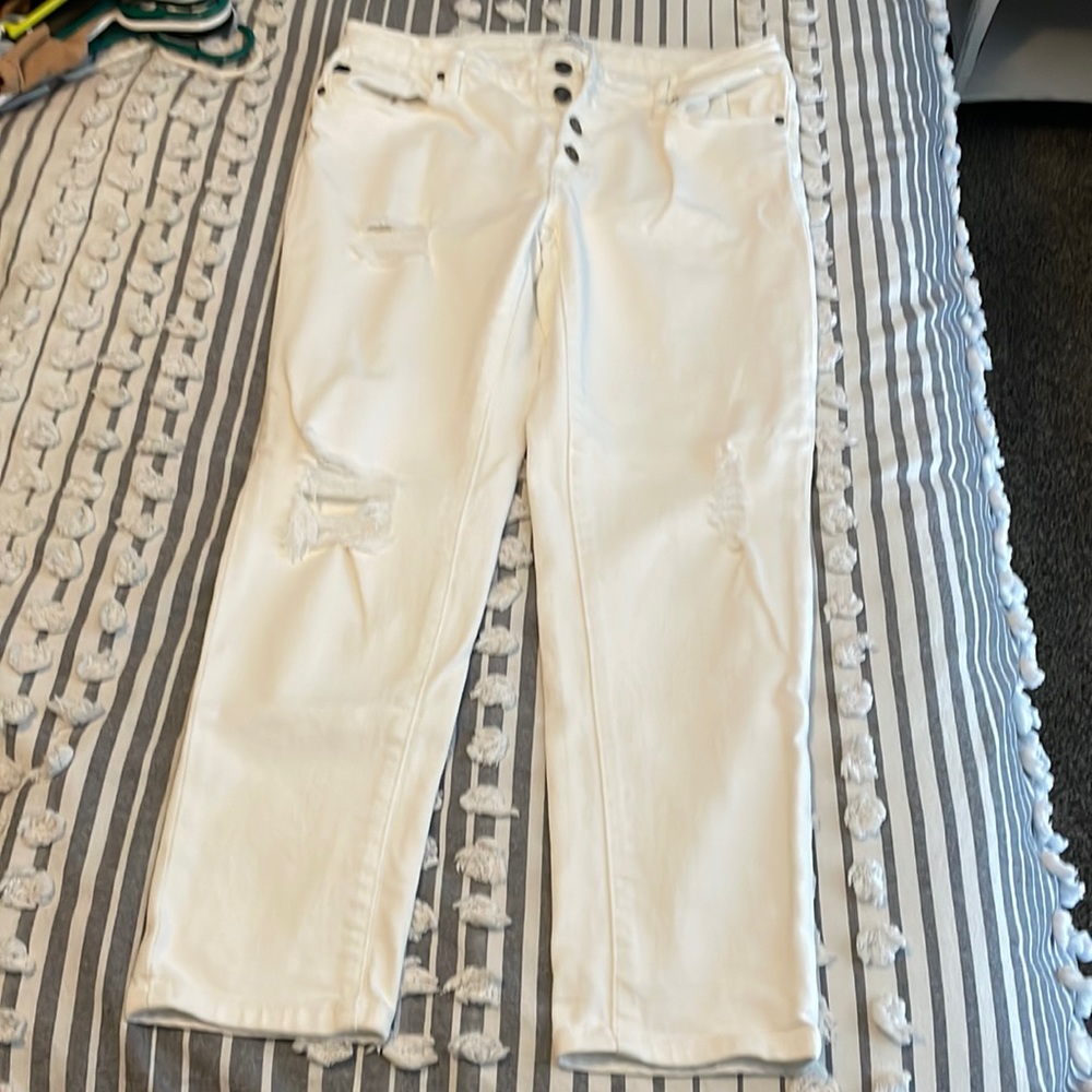 KanCan white stretchy distressed Denim